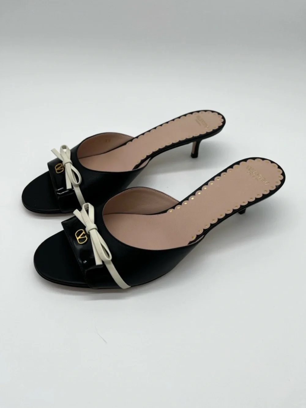 Valentino Garavani Bepointy Slide Sandals Bow Detail Kitten Heel Black - Size 9